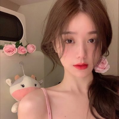 嘻哈女王组海报